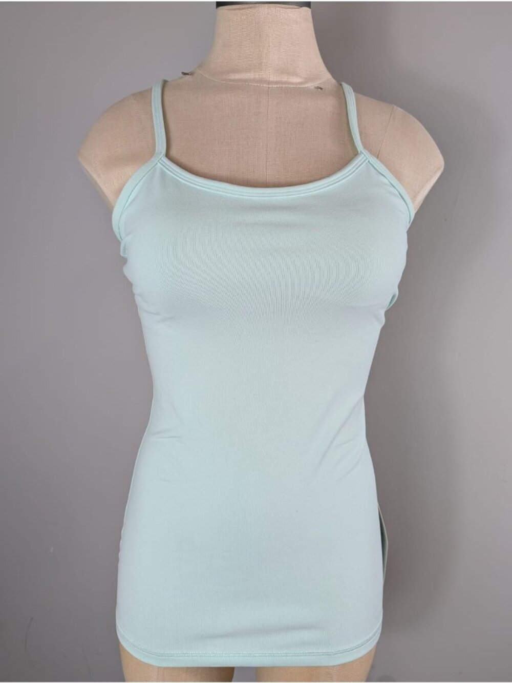 Lululemon Mint green Bra Tank Top racer back removable pads women's size 4